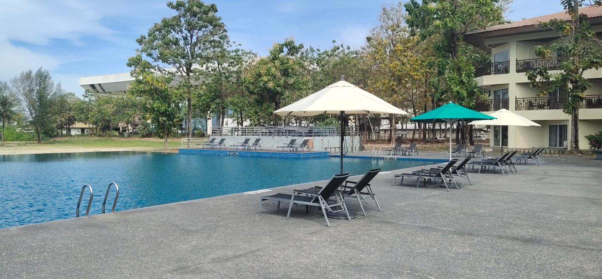 Ocean Lodge Pantai Cenang  Esterno foto